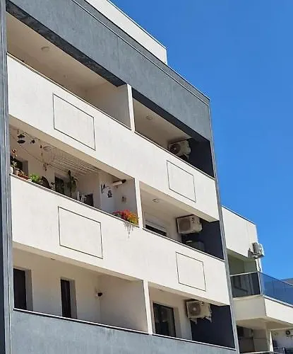 Cu 1 Dormitor Si Living In Mamaia Nord Năvodari